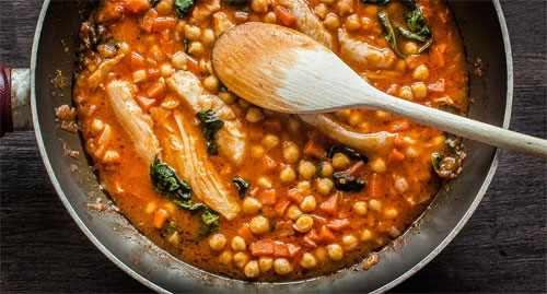 Garbanzos con bacalao y espinacas