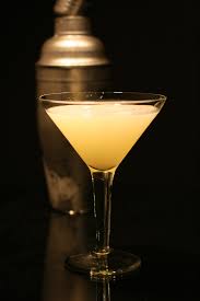 Beachcomber coctel, Beachcomber receta, Beachcomber bebiendo
