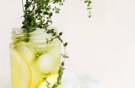 Spritzer Tomillo bebida,Spritzer Tomillo coctel,Spritzer Tomillo Limón