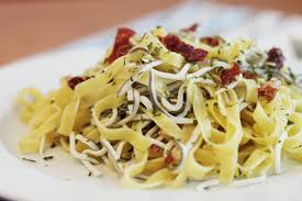 pasta ajillo comer, pasta ajillo cocinando, pasta ajillo cocinar