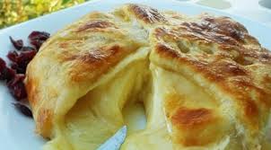 brie envuelto, brie envuelto hojaldre, brie en hojaldre