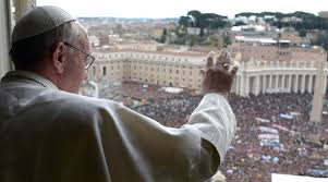 el papa construye duchas, construyen duchas en vaticano, el papa caritativo vagabundo