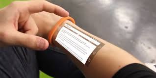 convierte tu brazo en tablet, pulsera es tablet, pulsera tablet en la piel