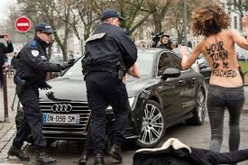 protesta contra strauss-kahn, femen contra strauss-kahn, mujeres contra strauss-kahn