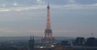avistan drones en paris, drones sobrevuelan paris, 5 drones cielo parisino