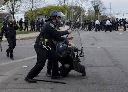 violencia en baltimore, atroz violencia baltimore, 7 policias heridos baltimore