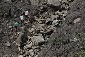 muertos en derrumbe nepal, hubo derrumbe en nepal, derrumbe en nepal